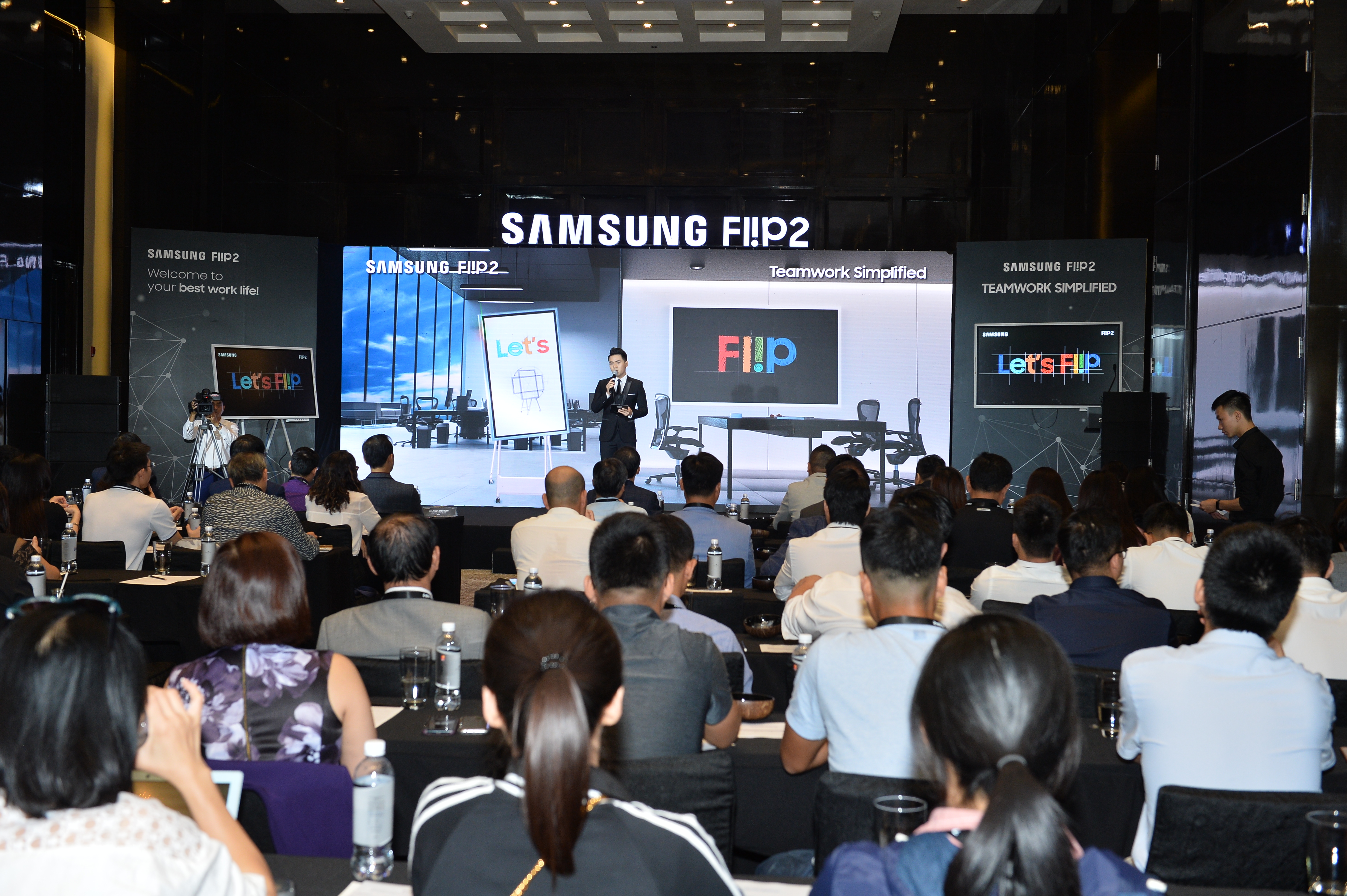 CMS cooperates with Samsung Vina to launch Samsung Flip 2